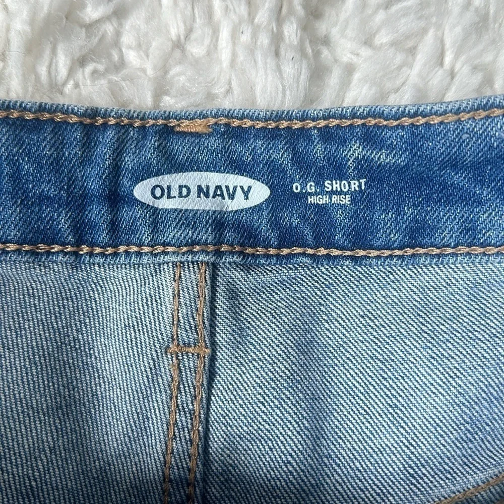 Old Navy High-Waisted OG Jean Shorts 3-inch inseam pipped distressed medium wash